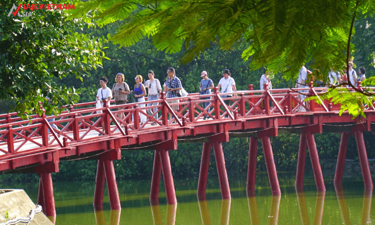 Viaje Culturales de Hanoi a Delta del Mekong en 13 días día 1