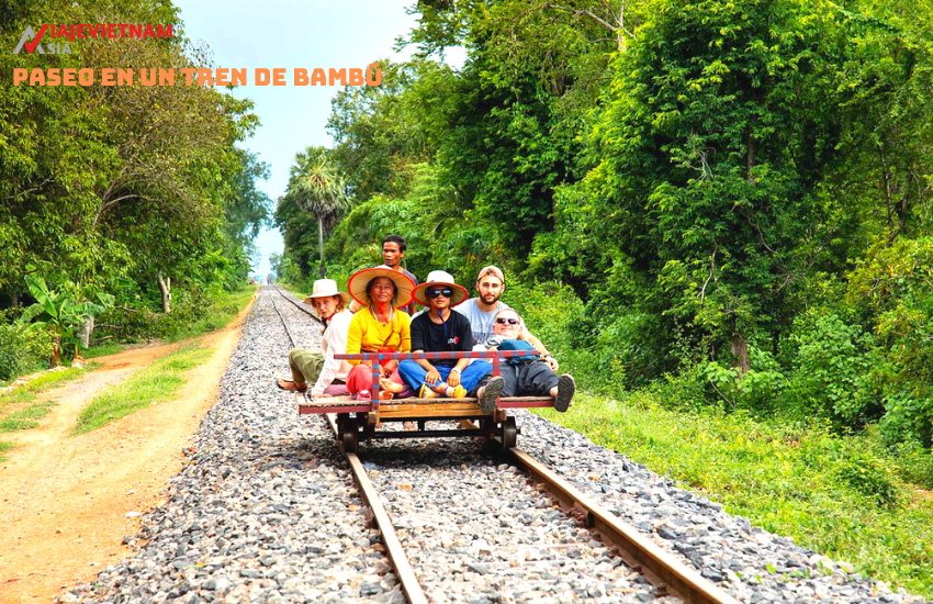 Paseo en un tren de bambú