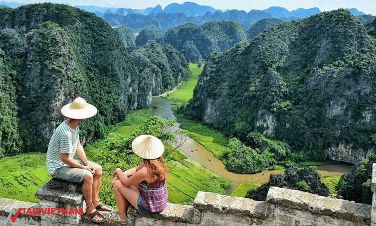 Recorrido de día completo a Hoa Lu y Tam Coc desde Hanói