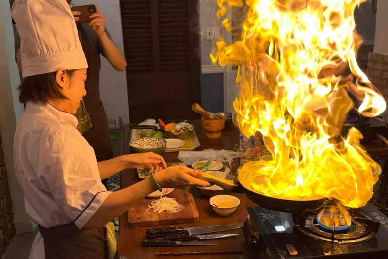 planea unirte a un tour culinario vietnamita