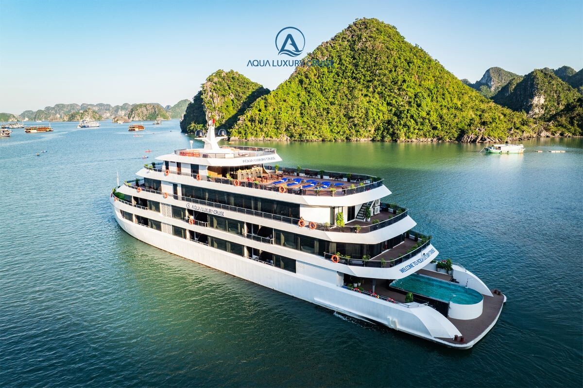 Aqua Luxury Cruise